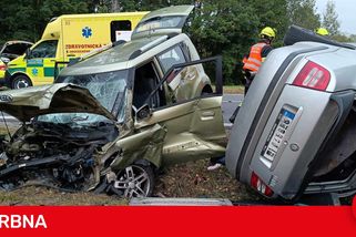Smrtelná nehoda na Jindřichohradecku, u Lásenice se čelně střetly dva vozy